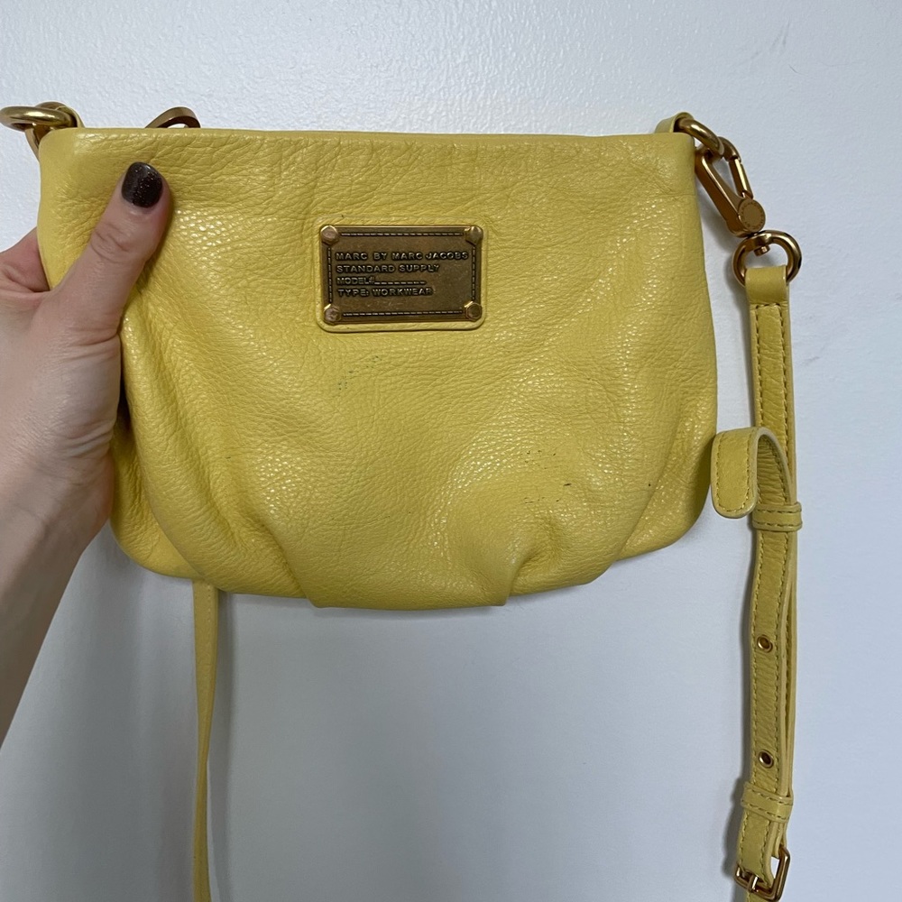 pastel yellow marc jacobs crossbody 👜